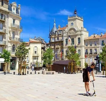 Le Petit Nid Des Arenes Apartment