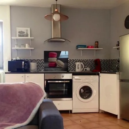 Le Petit Nid Des Arenes Apartment
